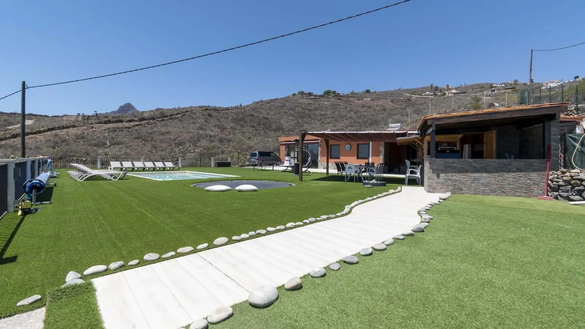 The Stables Villa Arona
