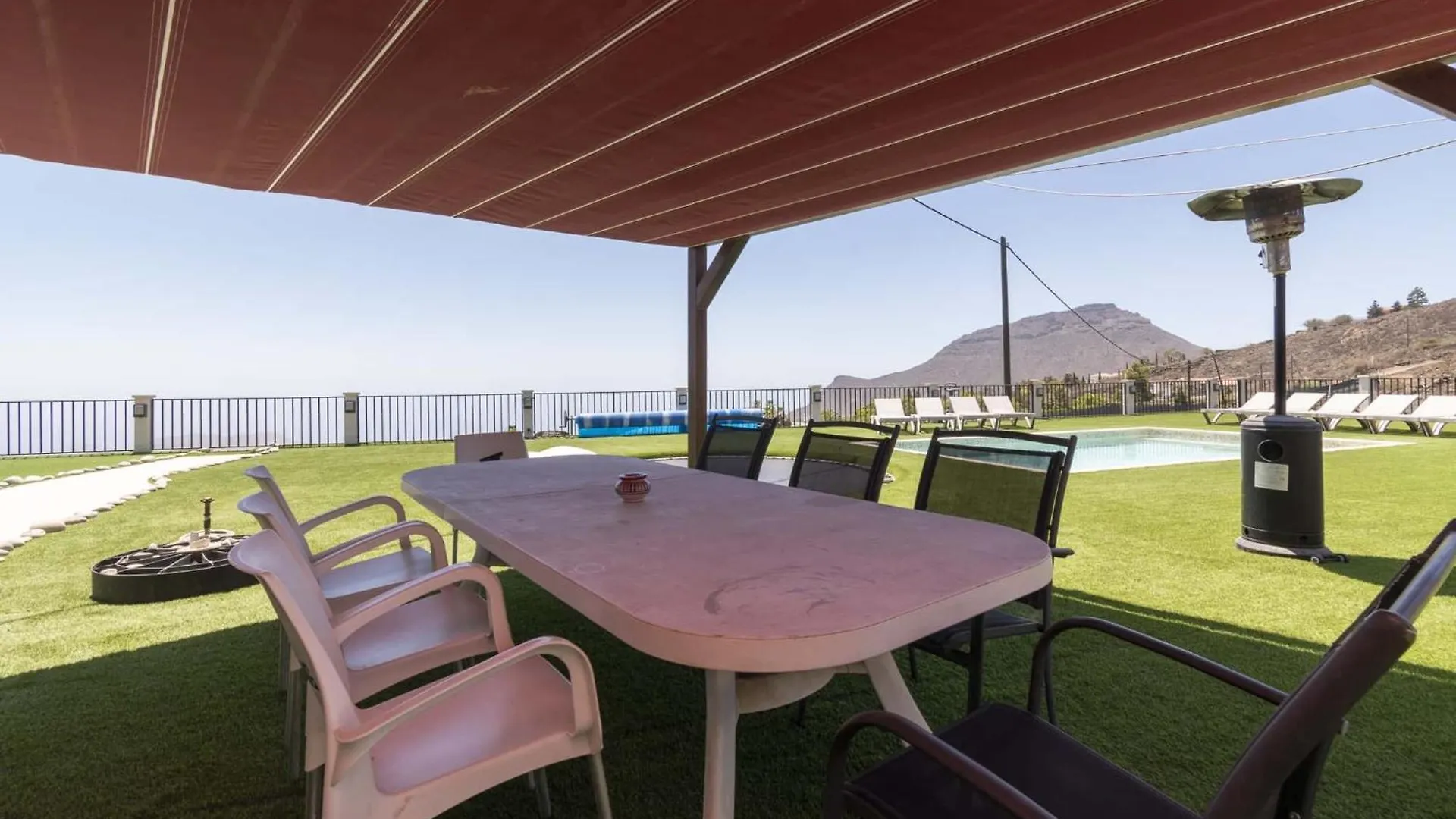 The Stables Villa Arona